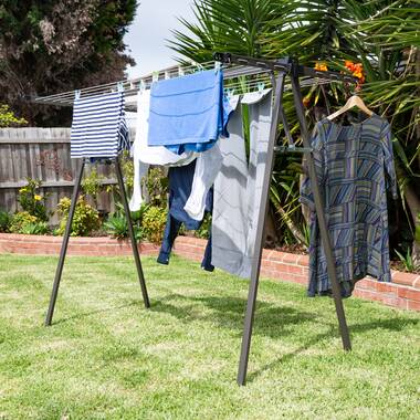 Portable outlet clothes airer